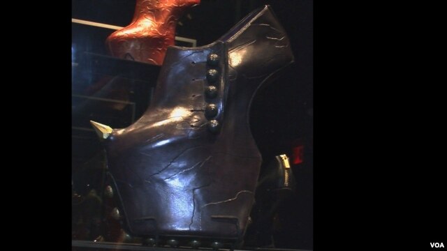 Shoe by Noritaka Tatehana