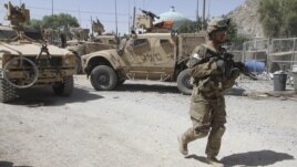 Wani sojan Amurka yana sintiri inda mayaka suka kai hari a Afghanistan