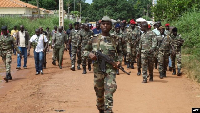 Militares guineenses. Foto de arquivo