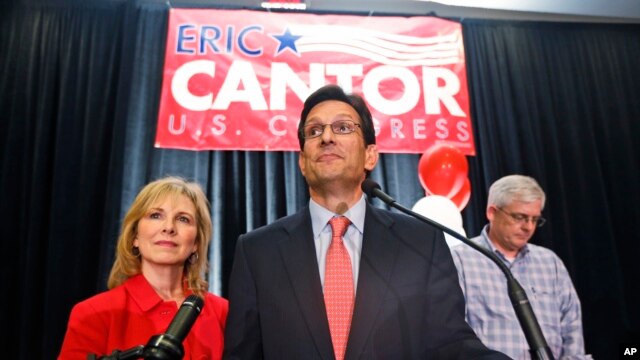 Lãnh đạo khối đa số Hạ viện do phe Cộng hòa kiểm soát, nghị sĩ Eric Cantor, đọc bài diễn văn chấp nhận thất bại tại Richmond, VA, 10/6/2014.