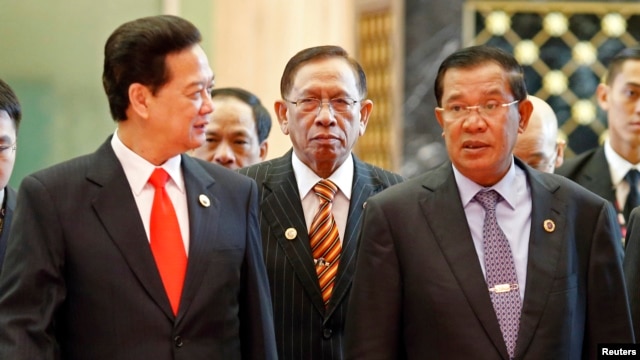 Trong chuyến viếng thăm này, ông Hun Sen sẽ cùng với Thủ tướng Việt Nam Nguyễn Tấn Dũng tham dự lễ ký kết 8 hiệp định, trong đó có hiệp định dẫn độ.