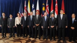 Các nhà lãnh đạo của các nước thành viên và các nước đang Đang đàm phán gặp nhau tại một hội nghị thượng đỉnh của TPP năm 2010.