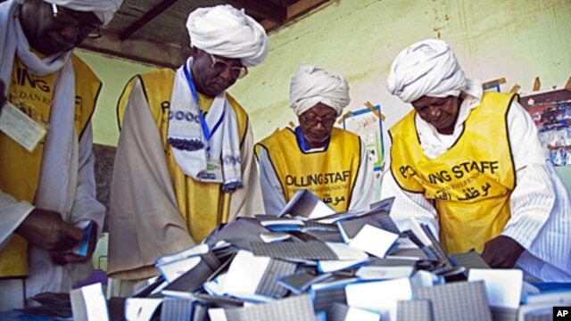 Southern Sudan Referendum Commission staff members during the official counting of votes on South Sudanese independence, 16 Jan 2011