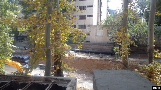 باغ های محدوده خیابان پسیان در خیابان ولی عصر تهران، برای ساخت وساز تخریب شدند