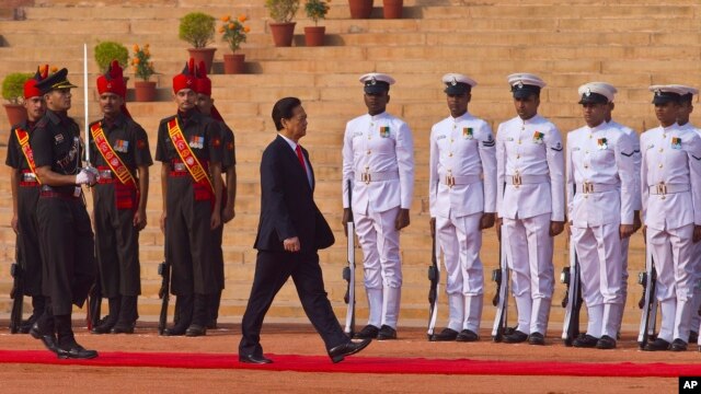 Thủ tướng Việt Nam Nguyễn Tấn Dũng tại dinh Tổng thống Ấn Độ ở New Delhi, ngày 28/10/2014.