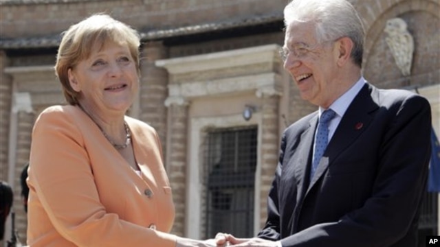Nemačka kancelarka Angela Merkel i italijanski premijer Mario Monti tokom susreta u Rimu