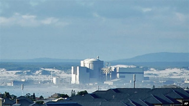 Koeberg Nuclear Power Station, about 30 kilometers north of Cape Town, is owned and operated by South Africa's power utility Eksom, January 18, 2007 (file photo)