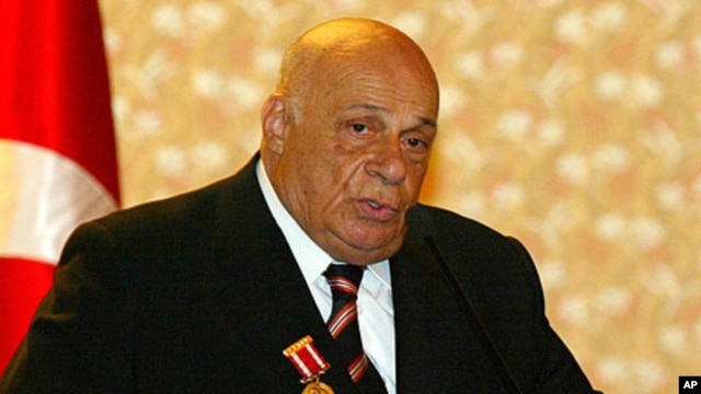 Veteran politician and former leader of Turkish Cypriots Rauf Denktash in a 2005 photo.