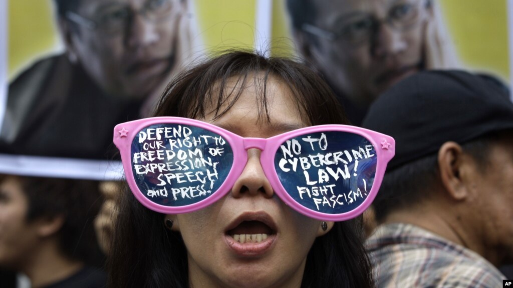 philippines-suspends-controversial-cybercrime-law