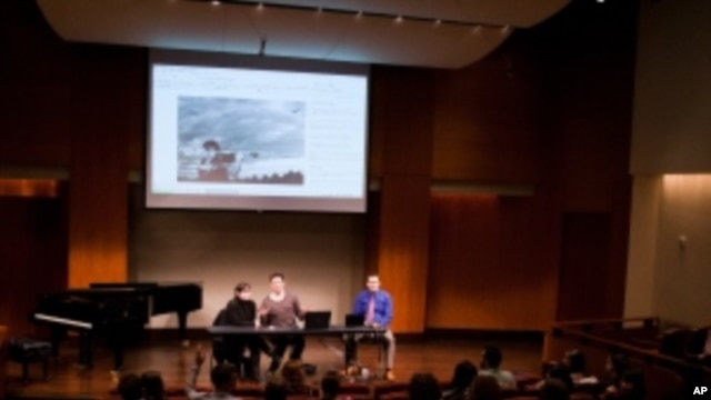 A professional panel gives tips to students in the Center of Music Entrepreneurship program.