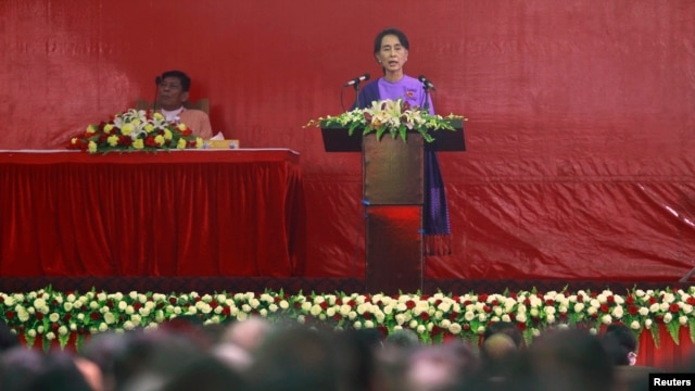 Burma's pro-democracy leader Aung San Suu Kyi delivers her speech at the National League for Democracy party's congress March 10, 2013.