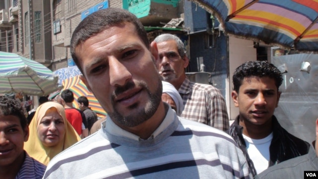 Mohamed Said Zaki believes Egypt lurches from one crisis to the next, Zagazig, Egypt, April 2012  (E. Arrott - VOA)