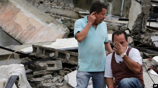 Algunas personas enviaron sus testimonios de lo vivido durante y después del terremoto de 7,8 grados que afectó a ecuador.