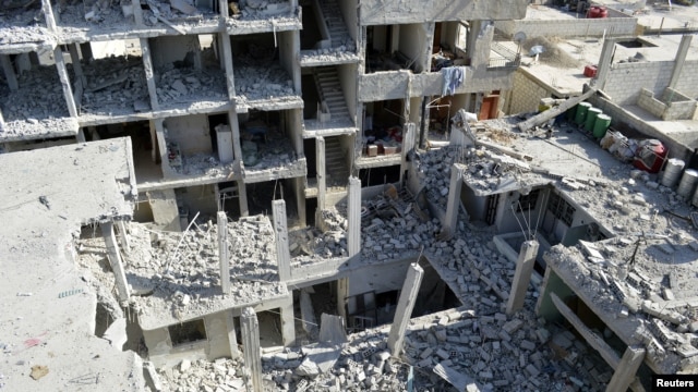 Konstriksyon ki kraze nan konfli siryen an. Se travay aviyasyon militè peyi a kap defann rejim Prezidan Bashar al-Assad la