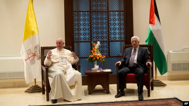 Đức Giáo hoàng Phanxicô gặp Tổng thống Palestine Mahmoud Abbas ở Bethlehem, ngày 25/5/2014.