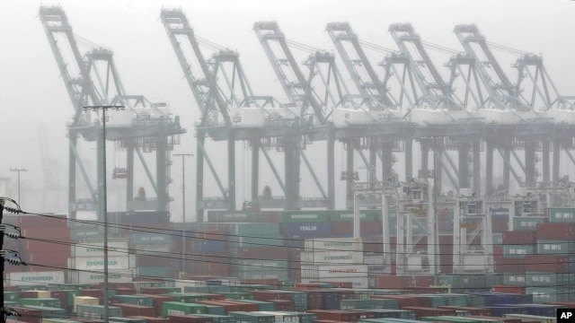 Le terminal cargo de la compagnie Maersk au Port de Los Angeles