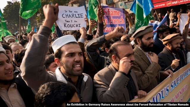 Nhiều cuộc biểu tình đã bùng ra ở Pakistan để phản đối tạp chí châm biến Charlie Hebdo. 
