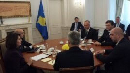 Kosovë: Përfundon pa rezultat takimi i organizuar nga presidentja
