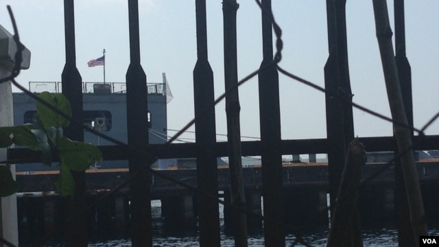 A merchant marine ship docked at Subic Bay, Oct. 21, 2015. (R. Jennings/VOA)