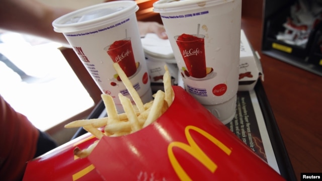 Peraturan Menteri Perdagangan mewajibkan waralaba yang sudah memiliki 250 gerai untuk menjual 40 persen saham gerai-gerai berikutnya kepada UKM. (Foto: Dok)
