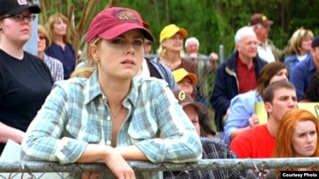 Amy Adams in a scene from "Trouble With The Curve" (Photo: Courtesy of Warner Bros. Picture – © 2012 Warner Bros. Entertainment Inc.)