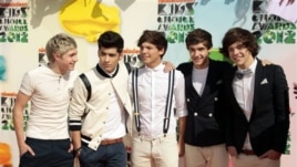 One Direction, from left, Niall Horan, Zayn Malik, Louis Tomlinson, Liam Payne, and Harry Styles at Nickelodeon's 25th Annual Kids' Choice Awards on March 31, 2012 in Los Angeles