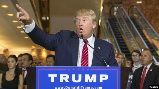 Ứng viên tổng thống Donald Trump phát biểu trước báo giới ở Manhattan, New York, ngày 3/9/2015.