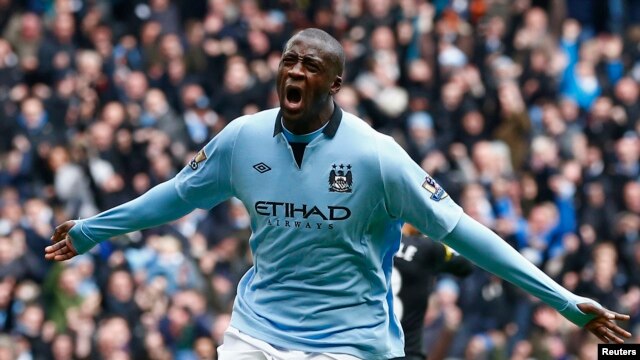 Cầu thủ Yaya Toure người Côte d'Ivoire, thủ quân của đội Manchester City.