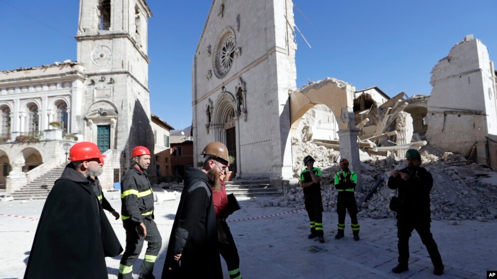 El terremoto en Norcia, Italia, no causó víctimas pero destruyó la histórica basílica de San Benedetto, el domingo, 30 de octubre, de 2016.