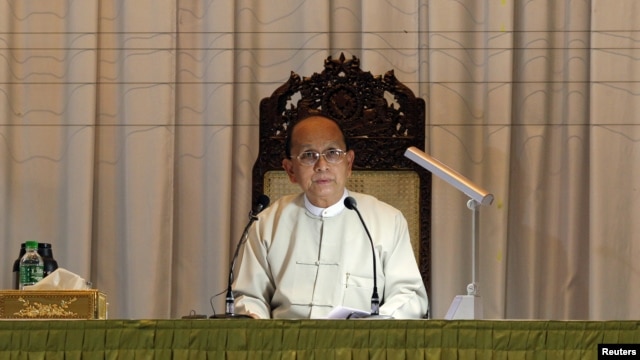 Tổng thống Miến Điện Thein Sein phát biểu trong một cuộc họp với các đại diện từ các tổ chức xã hội dân sự tại Yangon, ngày 20/1/2013.