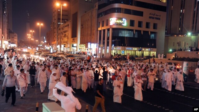 Người biểu tình Kuwait xuống đường tại Salem Al Fahed, ngày 21/10/2012