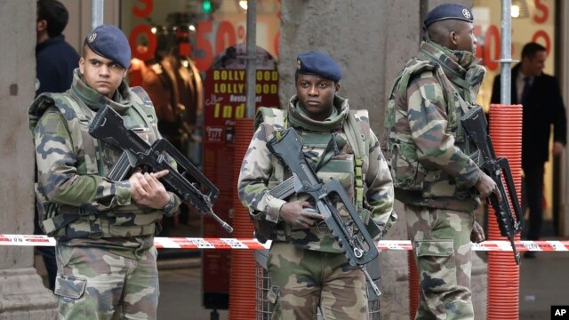 An ninh đã được tang cường tại nhiều nơi ở châu Âu sau các cuộc tấn công tại 3 lục địa trong tuần qua.