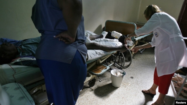 De los 4.000 casos de diarrea aguda en Cuba una pequeña parte sufrirían cólera, según el médico asesor de OPS en Cuba, Jorge Hadad.