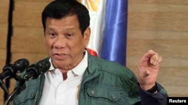ប្រធានាធិបតីហ្វីលីពីន President Rodrigo ថ្លែងក្នុងសន្និសីទសារព័ត៌មាននៅក្រុង Davao ក្រោយពេលពួកឧទ្ទាមឥស្លាម Abu Sayyaf បានដោះលែងជនជាតន័រវែសម្នាក់ កាលពីខែកញ្ញា។