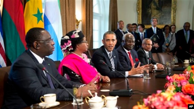 Obama na Casa Branca com os lideres africanos (esq. para dir.) Macky Sall (Senegal) Joyce Banda (Malawi) Ernest Koroma (Serra Leoa) e José Maria Neves (Cabo Verde)