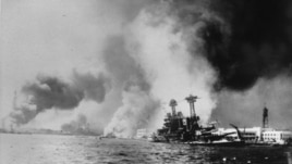 Bato de gè ameriken USS California (adwat), apre Japon te kòmanse atak li sou Pearl Harbor nan dat 7 desanm 1941.