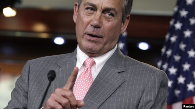 John Boehner, presidente de la Cámara de Representantes de EE.UU. criticó que otros legisladores señalaran a la  vicejefa de gabinete de Clinton.