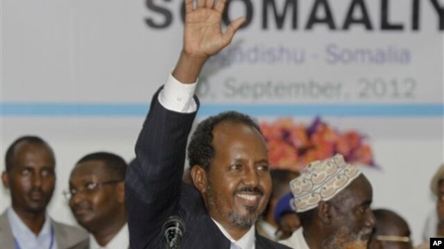 Presidente somali Hassan Sheikh Mohamud foi eleito esmagodaramente pelos parlamentares