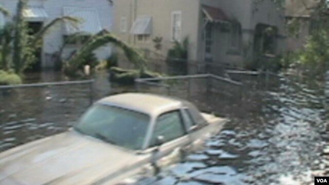 La Nouvelle Orléans lors du passage dévastateur de Katrina en 2005, VOA