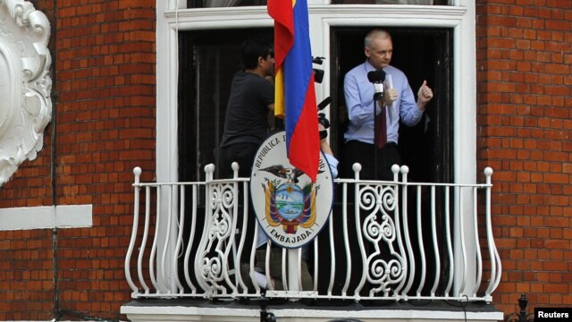 El fundador de WikiLeaks permanece en la embajada de Ecuador en Londres. La justicia sueca lo requiere por acusaciones de abuso sexual.