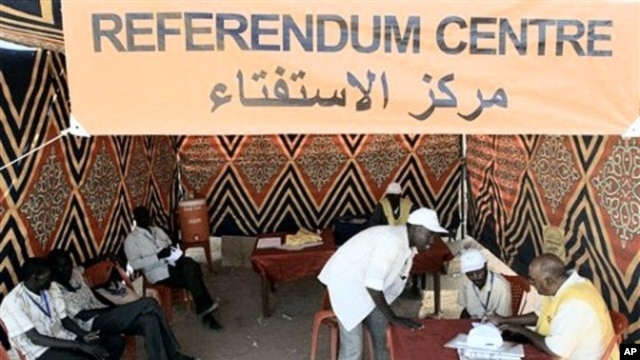 Southern Sudanese sit in a registration center of Al-jref Garb in the capital Khartoum, 25 Nov 2010
