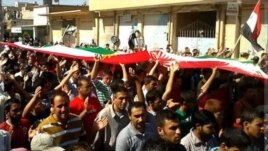 Kurd li Dîyarbekirê piştgirtîya xwe ji Kurdên Sûrîyê re nîşan didin