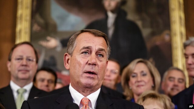 Chủ tịch Hạ viện John Boehner, thuộc đảng Cộng hòa, nói rằng ông Obama mới chính là người “làm ra vẻ thanh cao” và tố cáo tổng thống không chịu tham gia tiến trình thương lượng về vấn đề ngân sách.