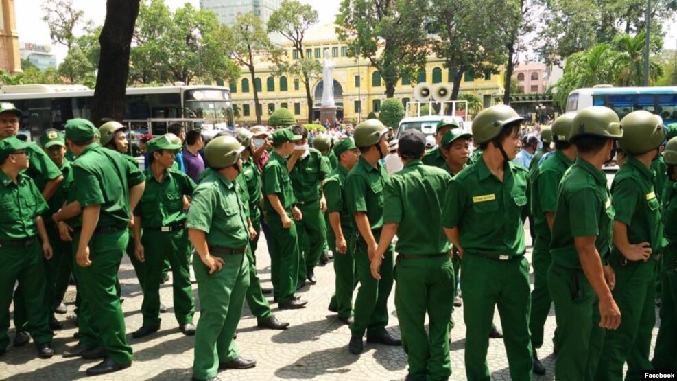 Chính quyền đã huy động đông đảo tất cả các lực lượng để ngăn, vây bắt người biểu tình, ngày 8/5/2016.