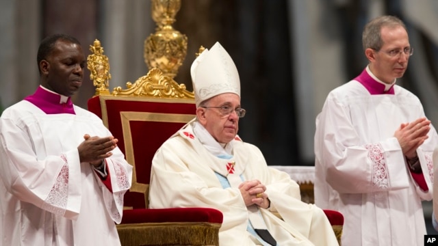Đức Giáo hoàng Phanxicô cử hành thánh lễ tại Quảng trường Thánh Phêrô ở Vatican, 1/1/2014