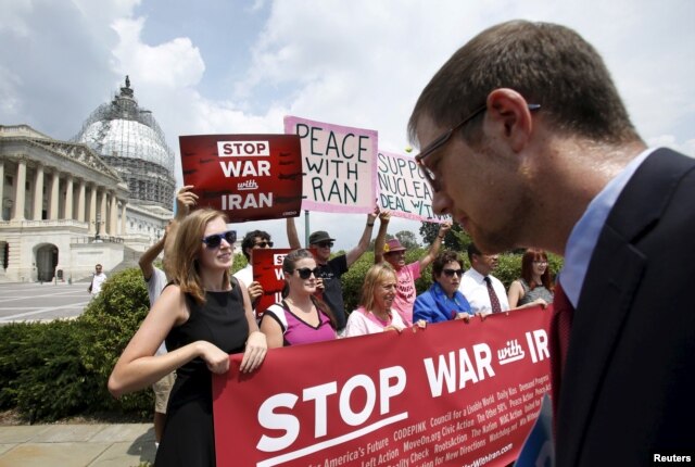 Activists deliver more than 400,000 petition signatures to Capitol Hill in support of the Iran nuclear deal in Washington, July 29, 2015.