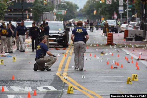 Governor Andrew M. Cuomo receives a briefing from authorities on the explosion in Manhattan on 23rd Street. (Photo: Don Pollard/ Office of Governor Andrew M. Cuomo)