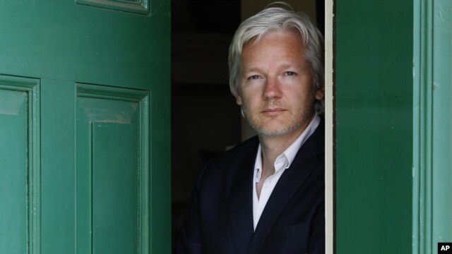 Sáng lập viên WikiLeaks Julian Assange