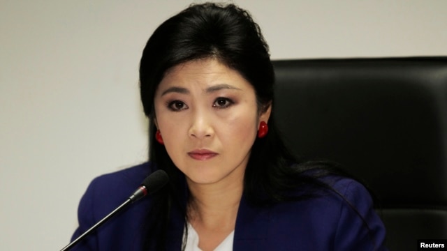 Thủ tướng Thái Lan Yingluck Shinawatra đang đối mặt với việc có thể bị cách chức .