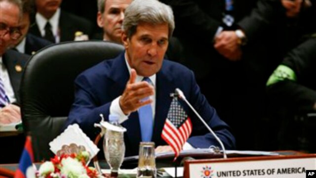 Ngoại trưởng Hoa Kỳ John Kerry phát biểu tại hội nghị ASEAN, ở Brunei, 9/10/13